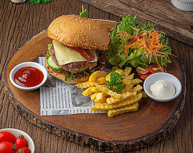 Anavana Beef Burger with bacon and cheese (เบอร์เกอร์เนื้อ)