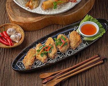 Gai Pik Tod (ปีกไก่ทอด) - Angle 2