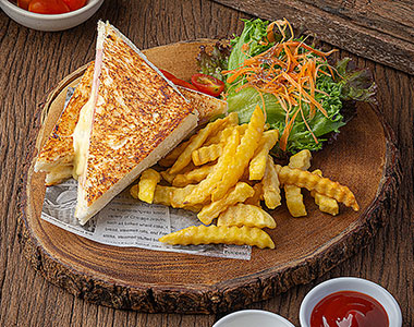 Grilled Ham & Cheese Sandwich (เเซนวิชแฮมชีส)