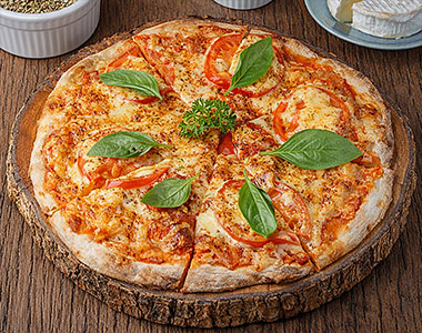 Margherita Pizza (พิซซ่ามาร์เกริต้า)
