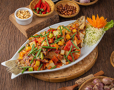 Pla Tod Priow Wan (ปลาทอดซอสเปรี้ยวหวาน)