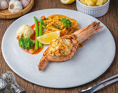 Tiger Prawns Thermidor (กุ้งลายเสืออบชีส)