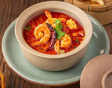 Tom Yum with Shrimp or Mixed Seafood (ต้มยำ กุ้ง/ทะเล)