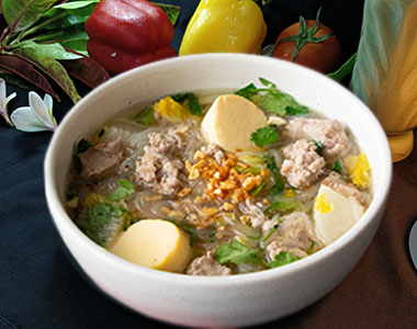 Gaeng Jued Tauhoo pork/chicken (สะเต๊ะ หมู/ไก่)