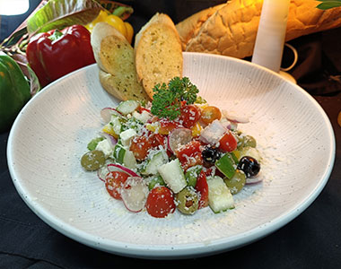 Greek Salad (กรีกสลัด)