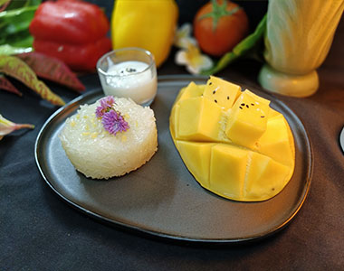 Mango with Sticky Rice ข้าวเหนียวมะม่วง