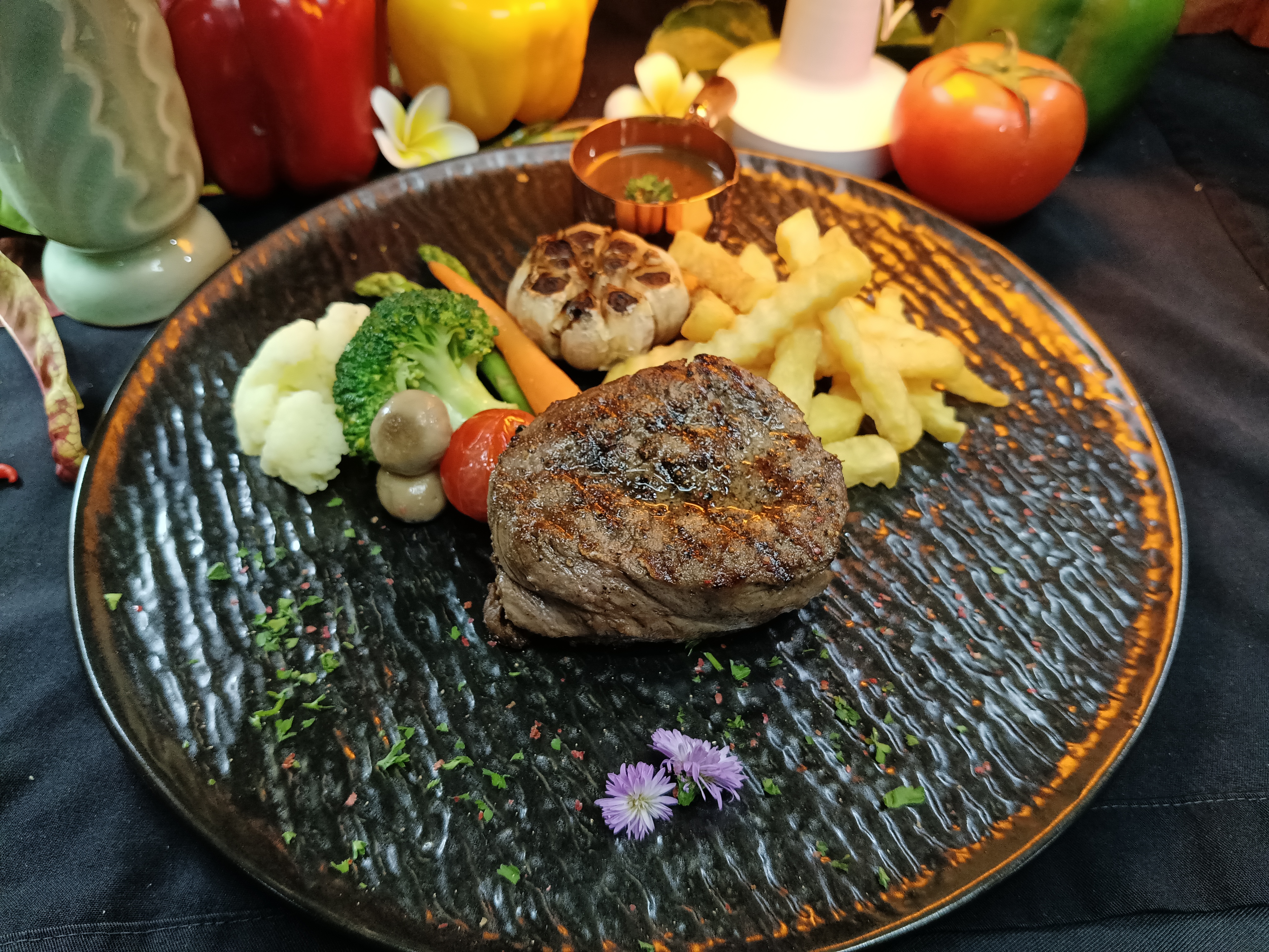 Australian Beef Tenderloin Steak Dinner - สเต็กเนื้อสันในออสเตรเลียสำหรับมื้อค่ำ